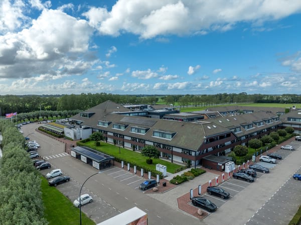 Nieuws uit Castricum: gemeente wil einde aan opvang statushouders in Van der Valk Akersloot